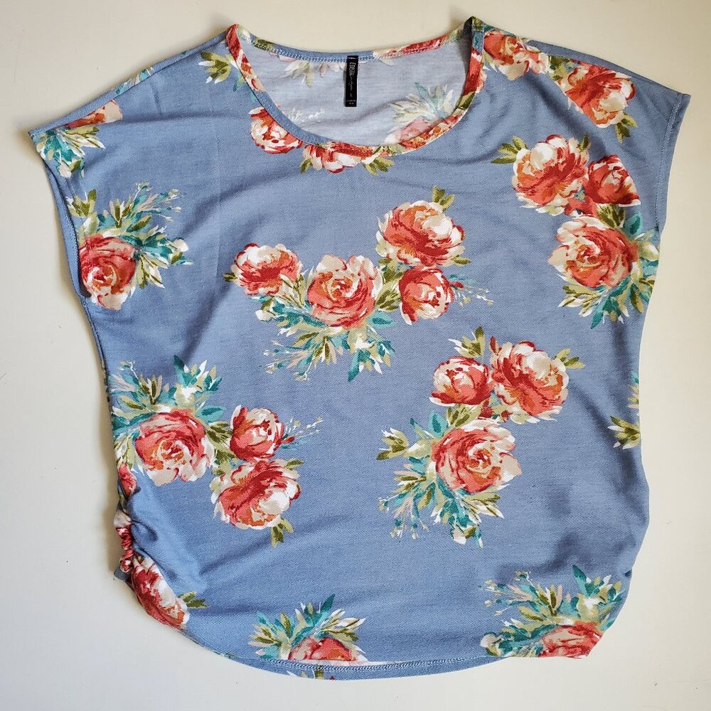 Garden rose knit weave short sleeve gathered sides top